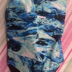 Destira Leo Child Large NEW w/ Tags